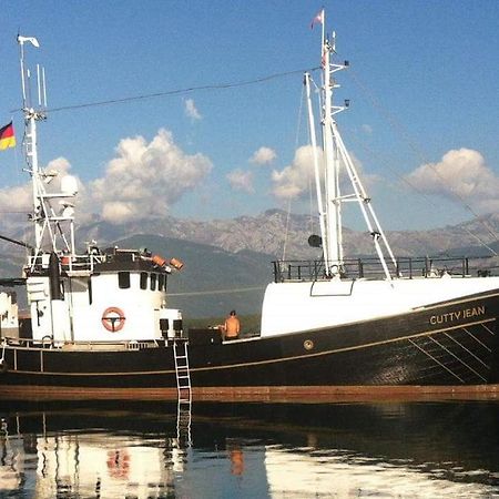 Boat Ms Cutty Jean Hotel Sliema Bagian luar foto
