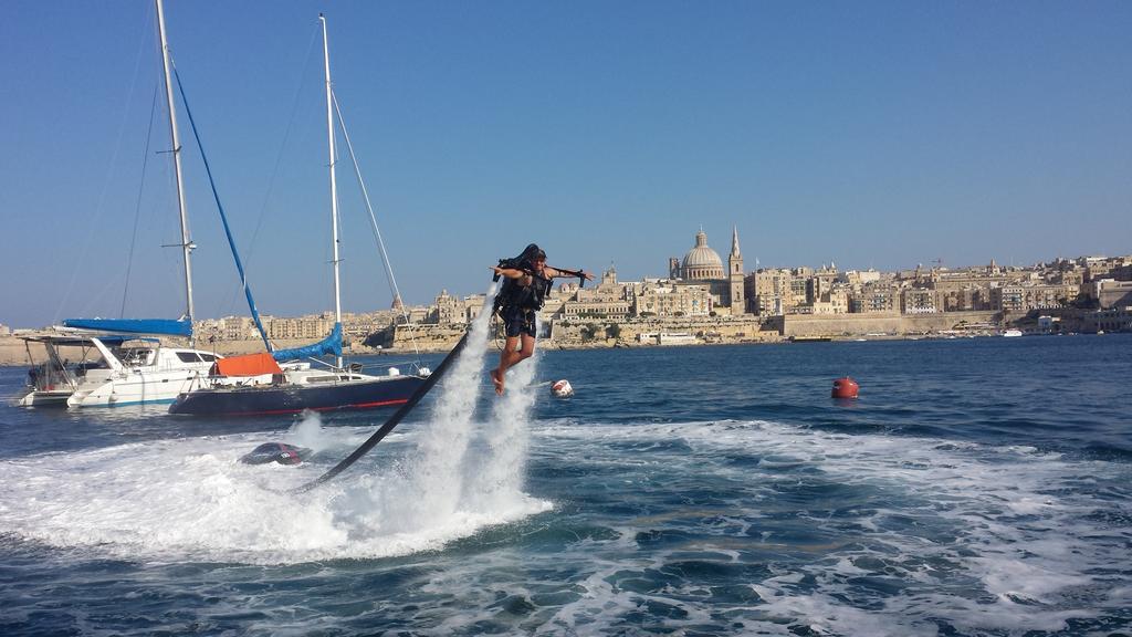 Boat Ms Cutty Jean Hotel Sliema Bagian luar foto