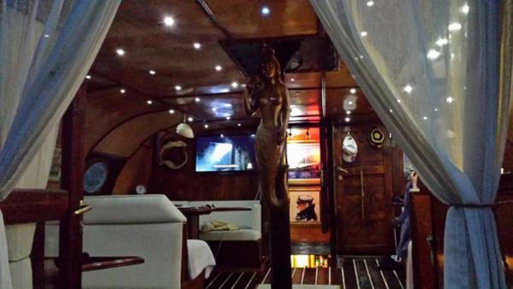 Boat Ms Cutty Jean Hotel Sliema Bagian luar foto